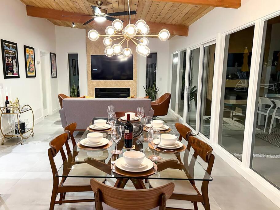 Casa Monterey At Sunrise Park 棕榈泉 外观 照片